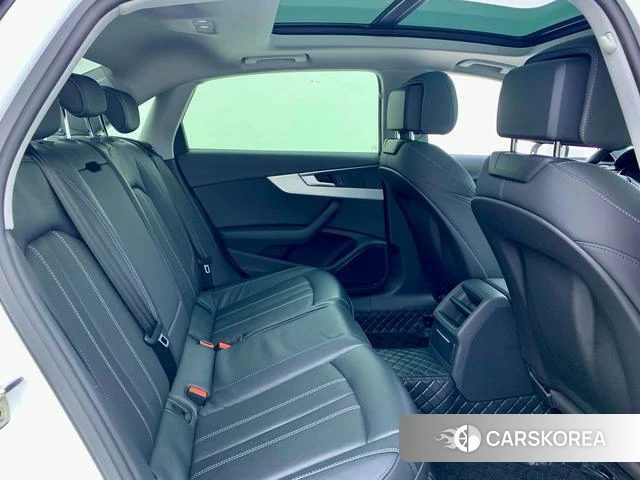 Audi A4L 2023 Белый из Китая