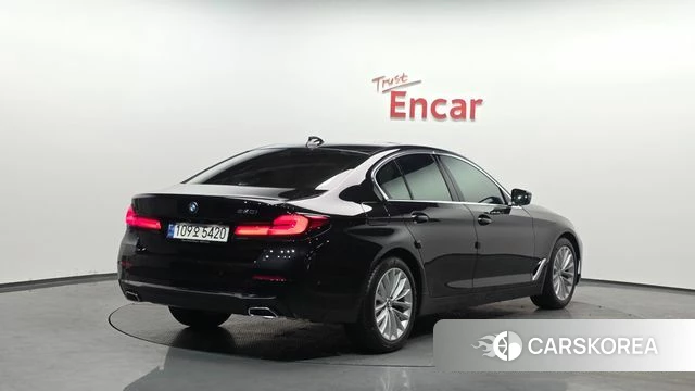 BMW 5 Series (G30) 2023 Черный из Кореи