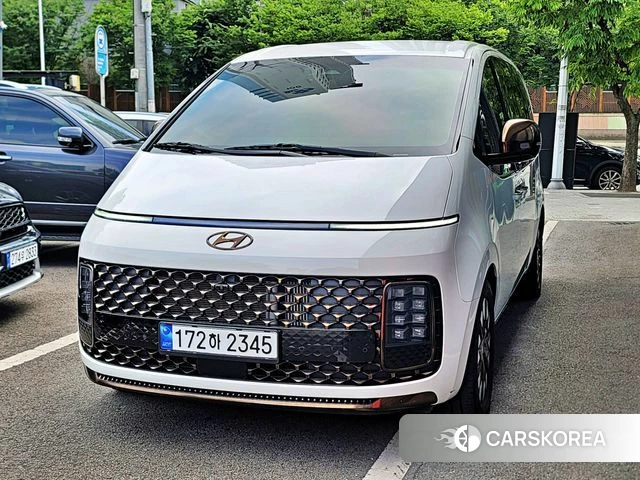 Hyundai Staria 2022 Белый из Кореи