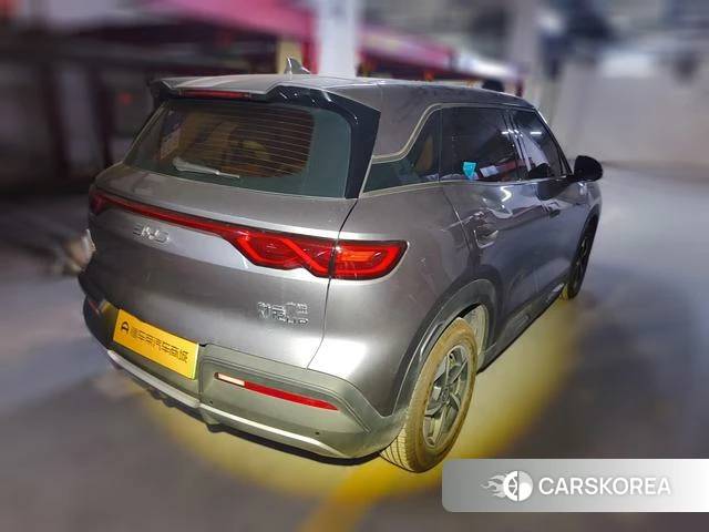 BYD Yuan UP 2024 Темно-серый из Китая