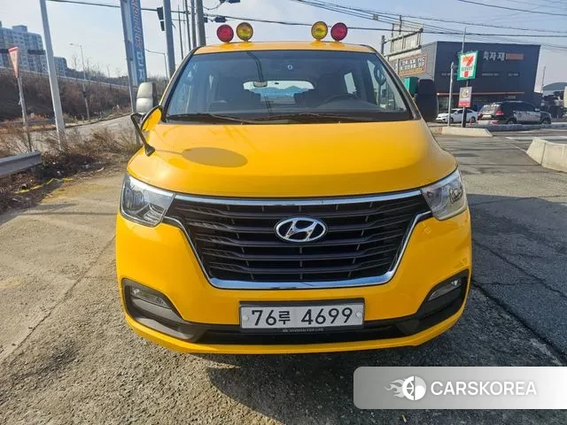 Hyundai The New Grand Starex 2018 Желтый из Кореи