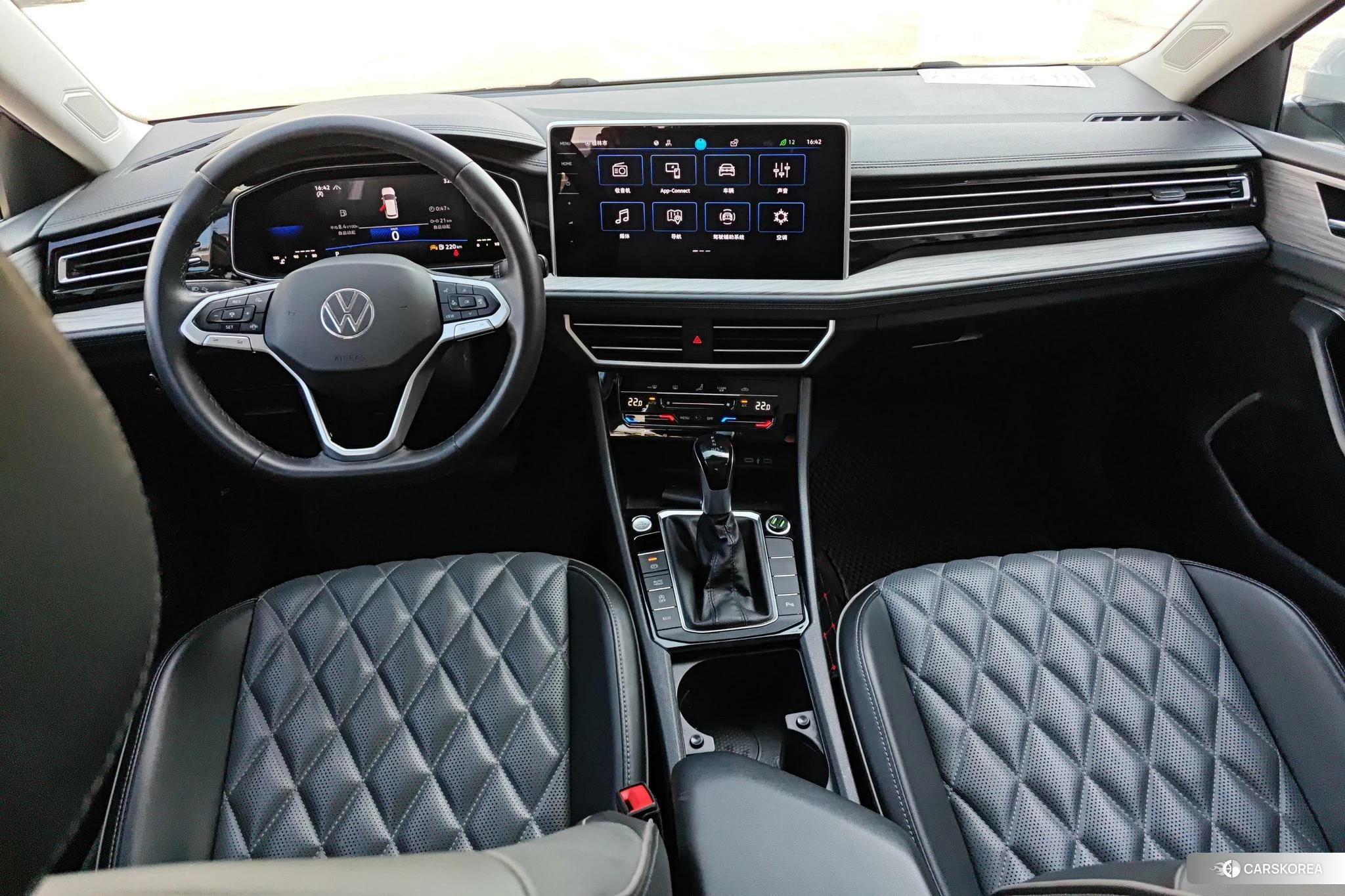 Volkswagen Sagitar 2022 Белый из Китая