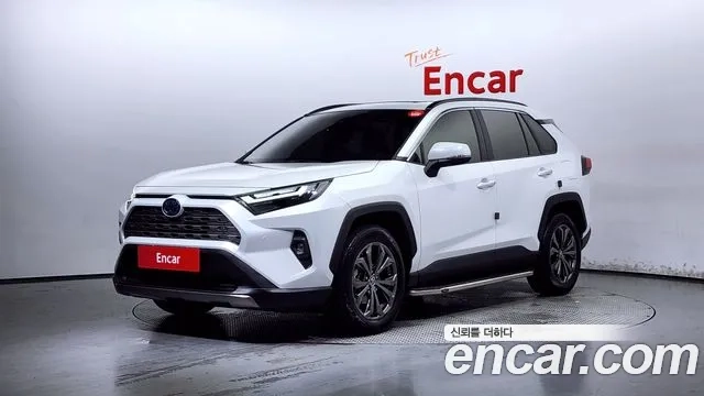 Toyota RAV4 5th Generation 2023 Белый из Кореи