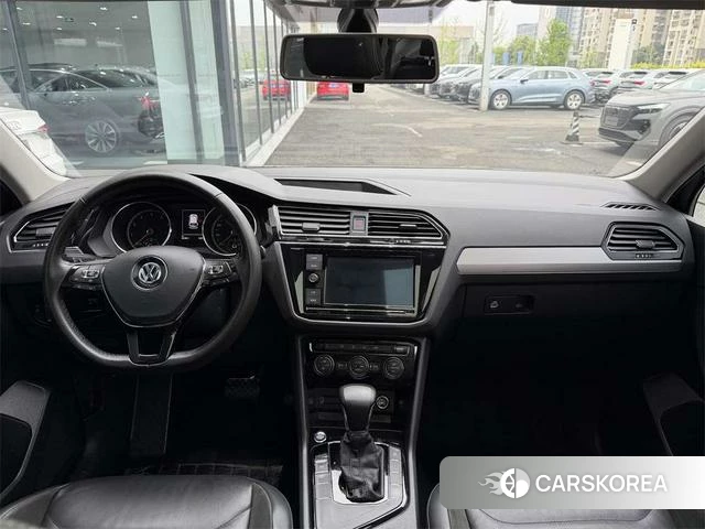 Volkswagen Tiguan L 2019 Черный из Китая