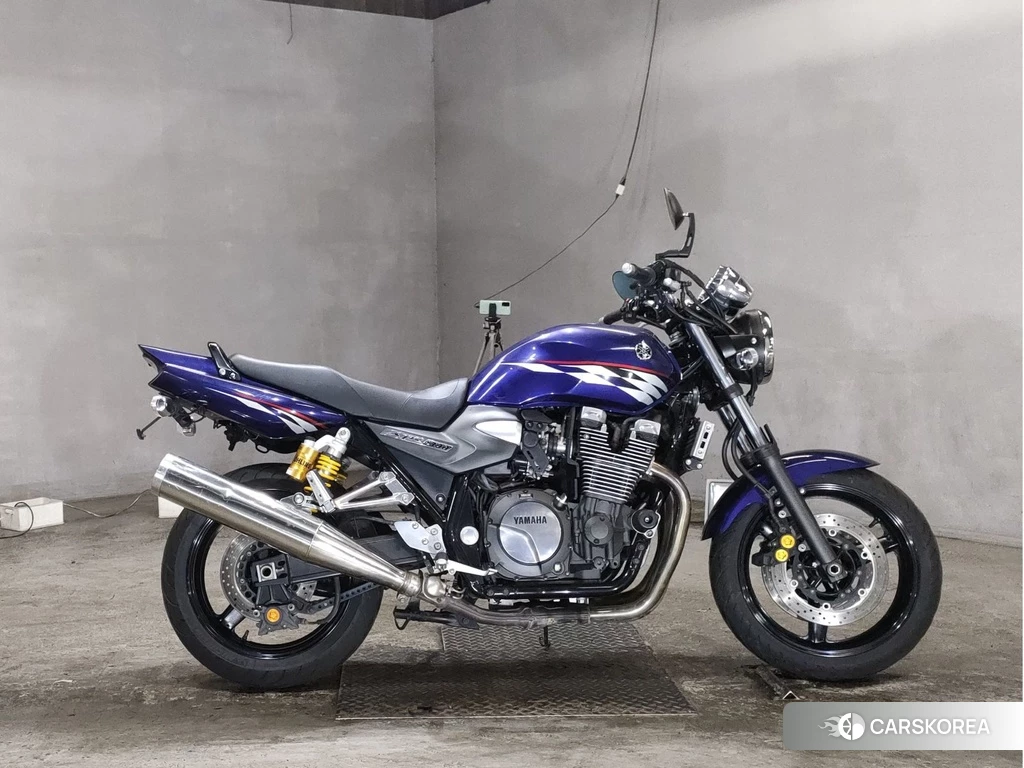 Проданный Yamaha XJR 1300 2010 из Японии