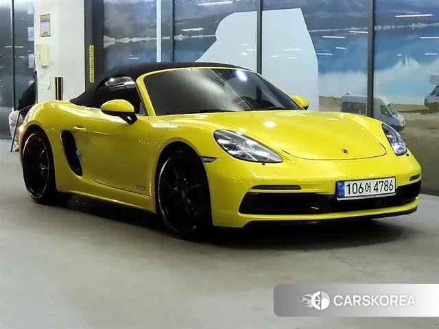 Porsche 718 Boxster 2019 Желтый из Кореи