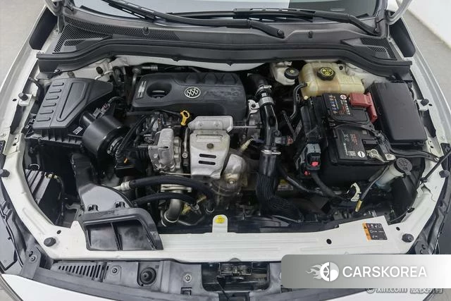 Buick Yinglang 2020 Белый из Китая