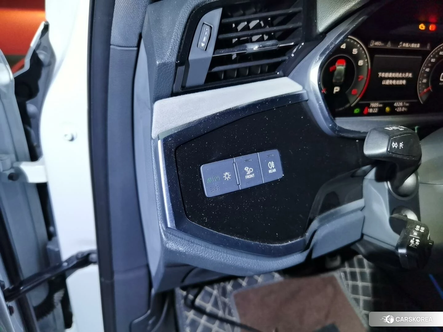 Audi Q3 2023 Белый из Китая