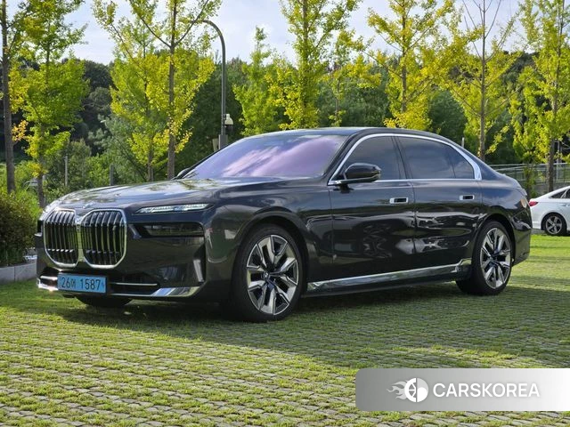 BMW i7 (G70) 2023 Серый из Кореи