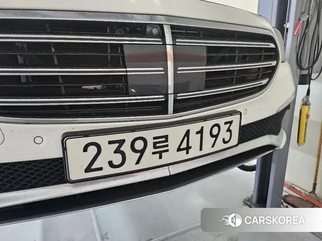 Mercedes-Benz E-Class W213 2022 Белый из Кореи