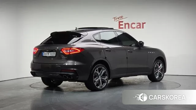 Maserati Levante 2019 Серый из Кореи