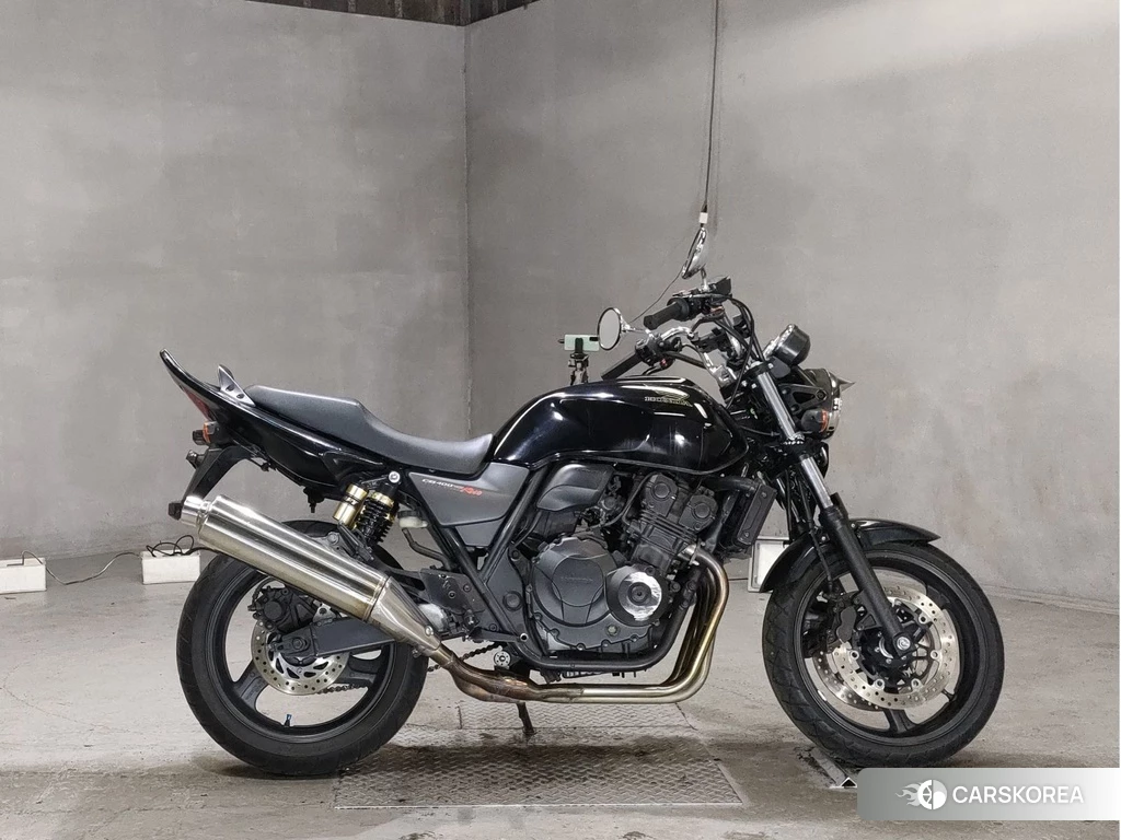 Проданный Honda CB400SF 2013 из Японии