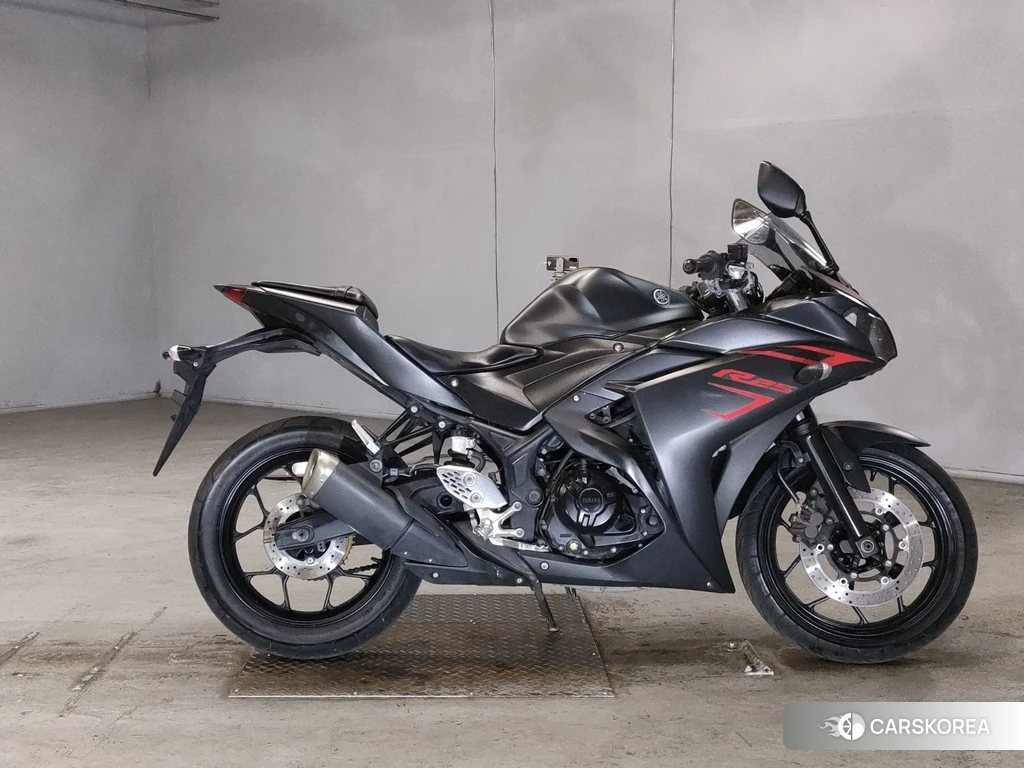 Проданный Yamaha YZF-R25 2015 из Японии