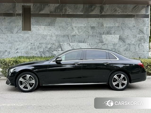 Mercedes-Benz E-class 2018 Черный из Китая