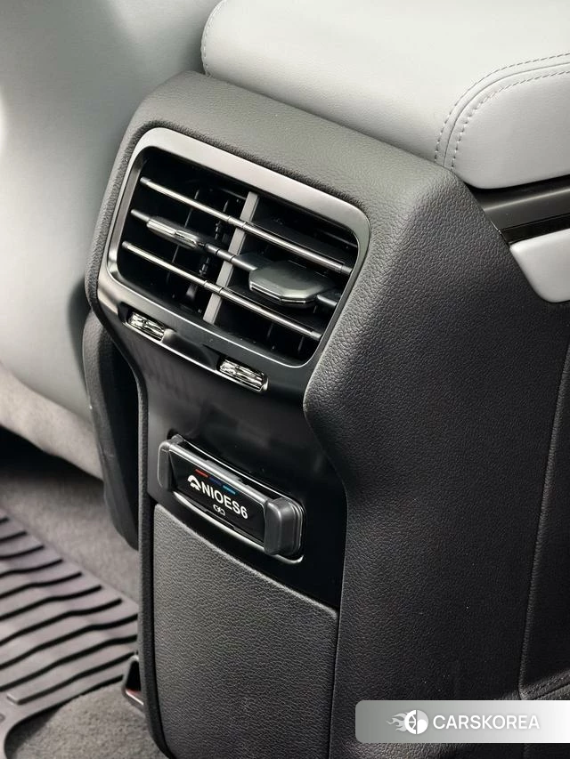 Weilai ES6 2021 Серебристо-серый из Китая