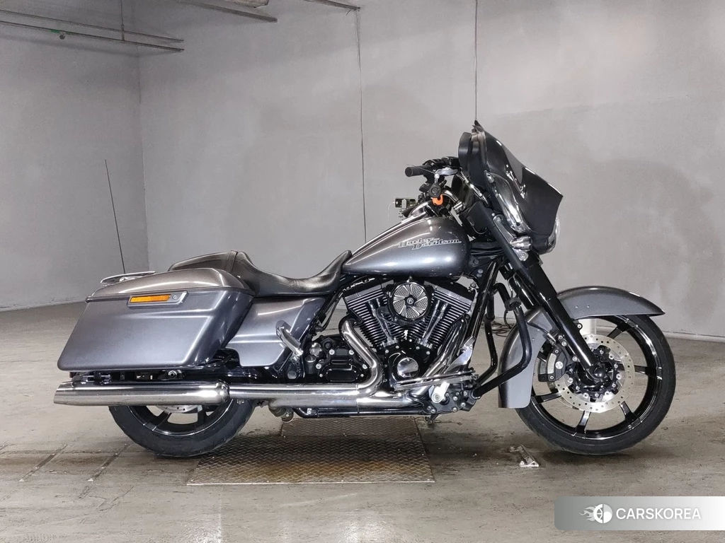 Проданный Harley-Davidson Street Glide FLHX1690 2014 из Японии