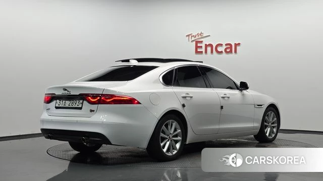 Jaguar XF (X260) 2018 Белый из Кореи