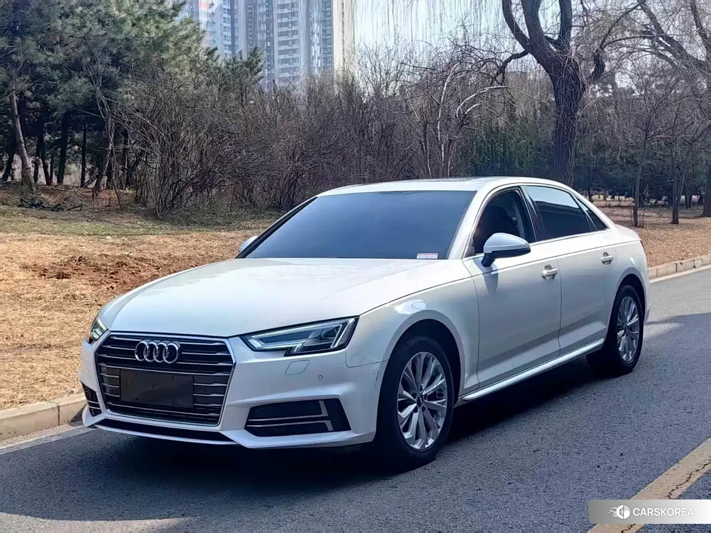 Audi A4L 2019 Белый из Китая