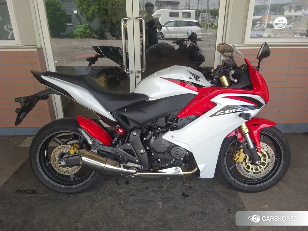 Проданный Honda CBR600F 2011 из Японии, фото 2