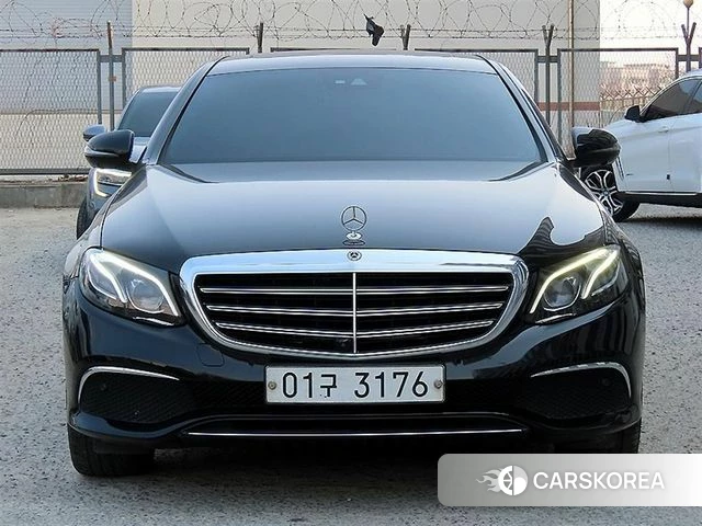 Mercedes-Benz E-Class W213 2018 Черный из Кореи