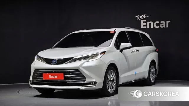 Toyota Sienna 4th Generation 2022 Белый из Кореи