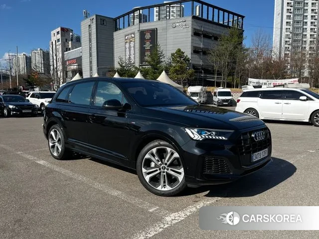 Audi Q7 (4M) 2023 Черный из Кореи