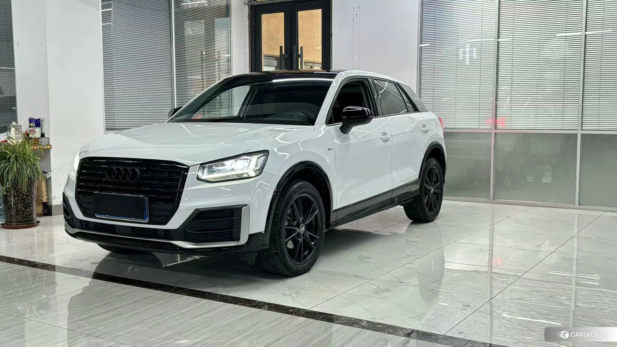 Audi Q2L 2020 Белый из Китая