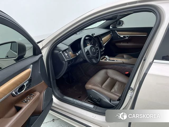 Volvo S90 2023 Желтый из Китая