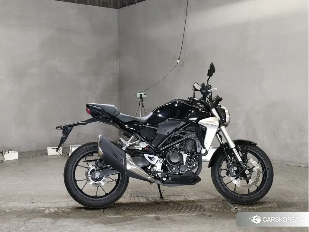 Проданный Honda CB250R 2018 из Японии