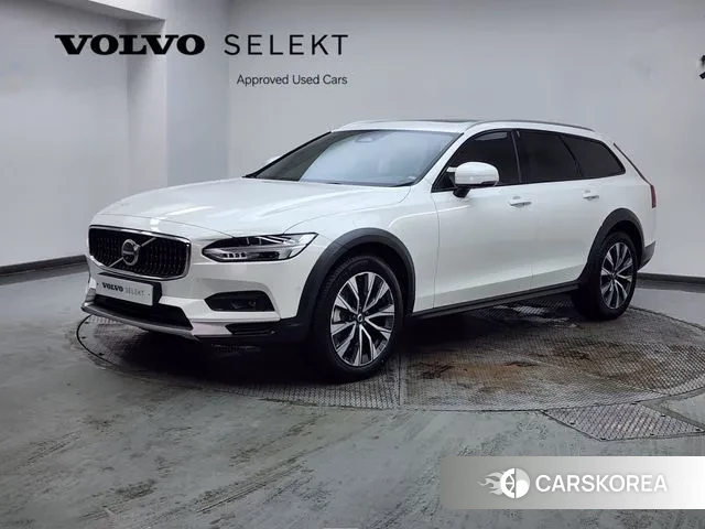 Volvo V90 Cross-Country 2024 Белый из Кореи