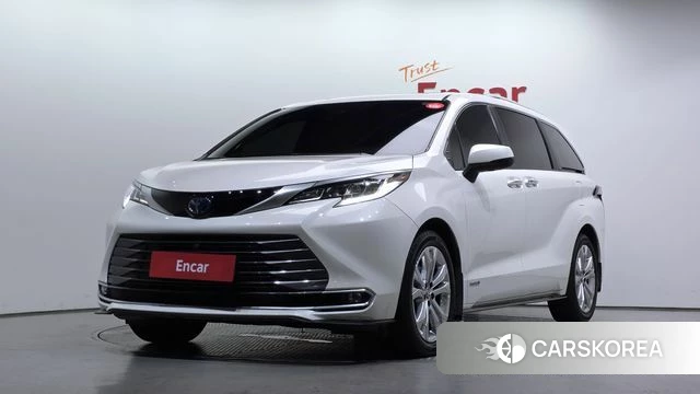 Toyota Sienna 4th Generation 2021 Белый из Кореи