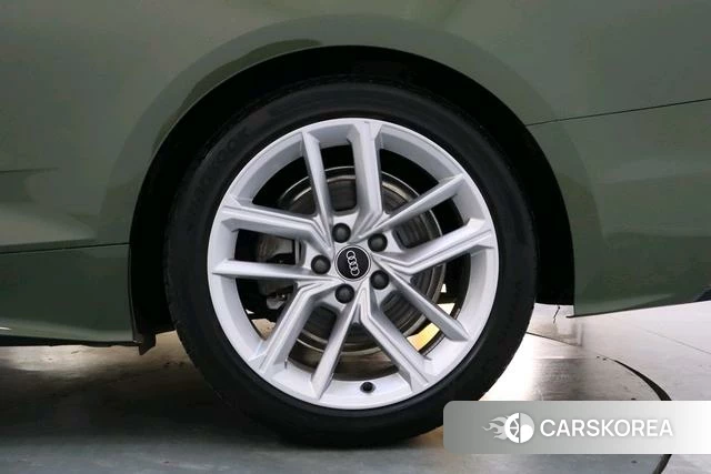 Audi A5 2022 Зеленый из Китая
