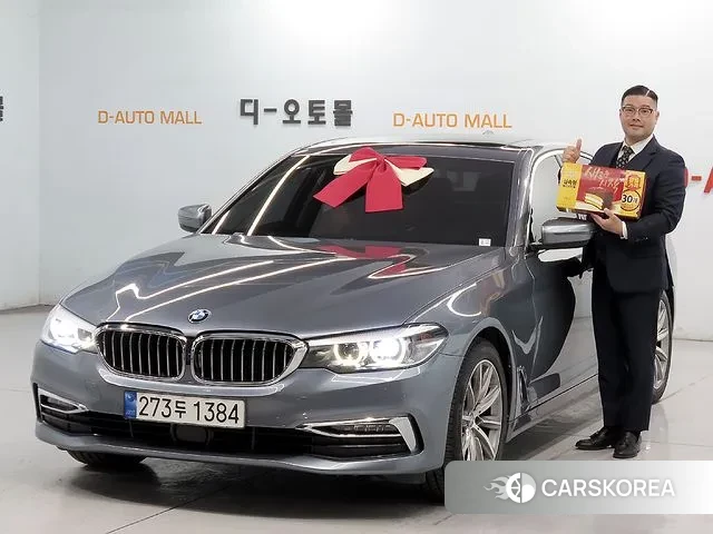 BMW 5 Series (G30) 2019 Серебристо-серый из Кореи