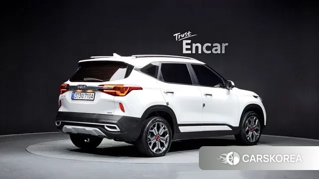 Kia Seltos 2021 Белый из Кореи