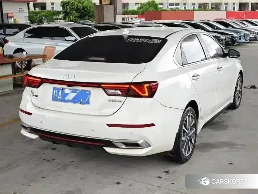 Kia K3 2022 Белый из Китая