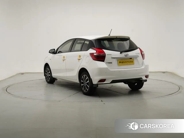 Toyota YARIS L Zhixuan 2021 Белый из Китая