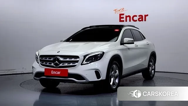 Mercedes-Benz GLA-Class X156 2018 Белый из Кореи