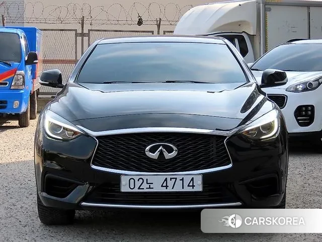 Infiniti Q30 2019 Черный из Кореи