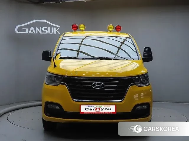 Hyundai The New Grand Starex 2018 Желтый из Кореи