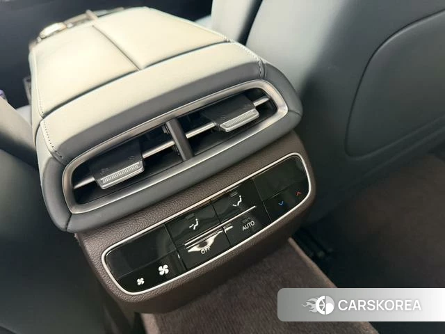 Genisys G80 2023 Синий из Китая