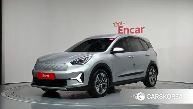 Kia Niro Plus 2022 Серебристо-серый из Кореи