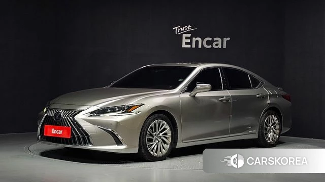 Lexus ES300h 7th generation 2022 Серебряный из Кореи