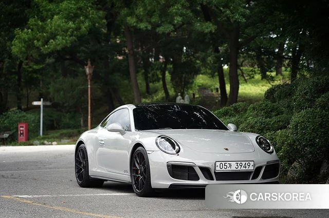 Porsche 911(992) 2018 Серебристо-серый из Кореи