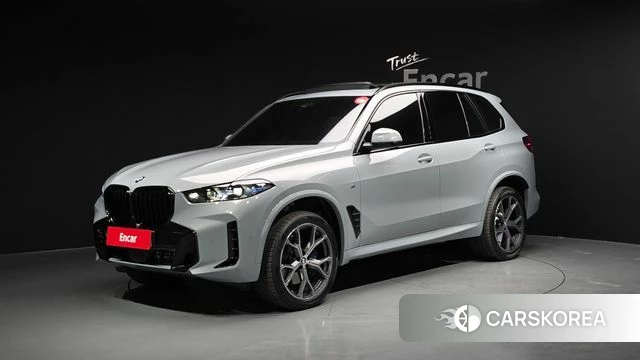 BMW X5 (G05) 2025 Светло-серебряный цвет из Кореи
