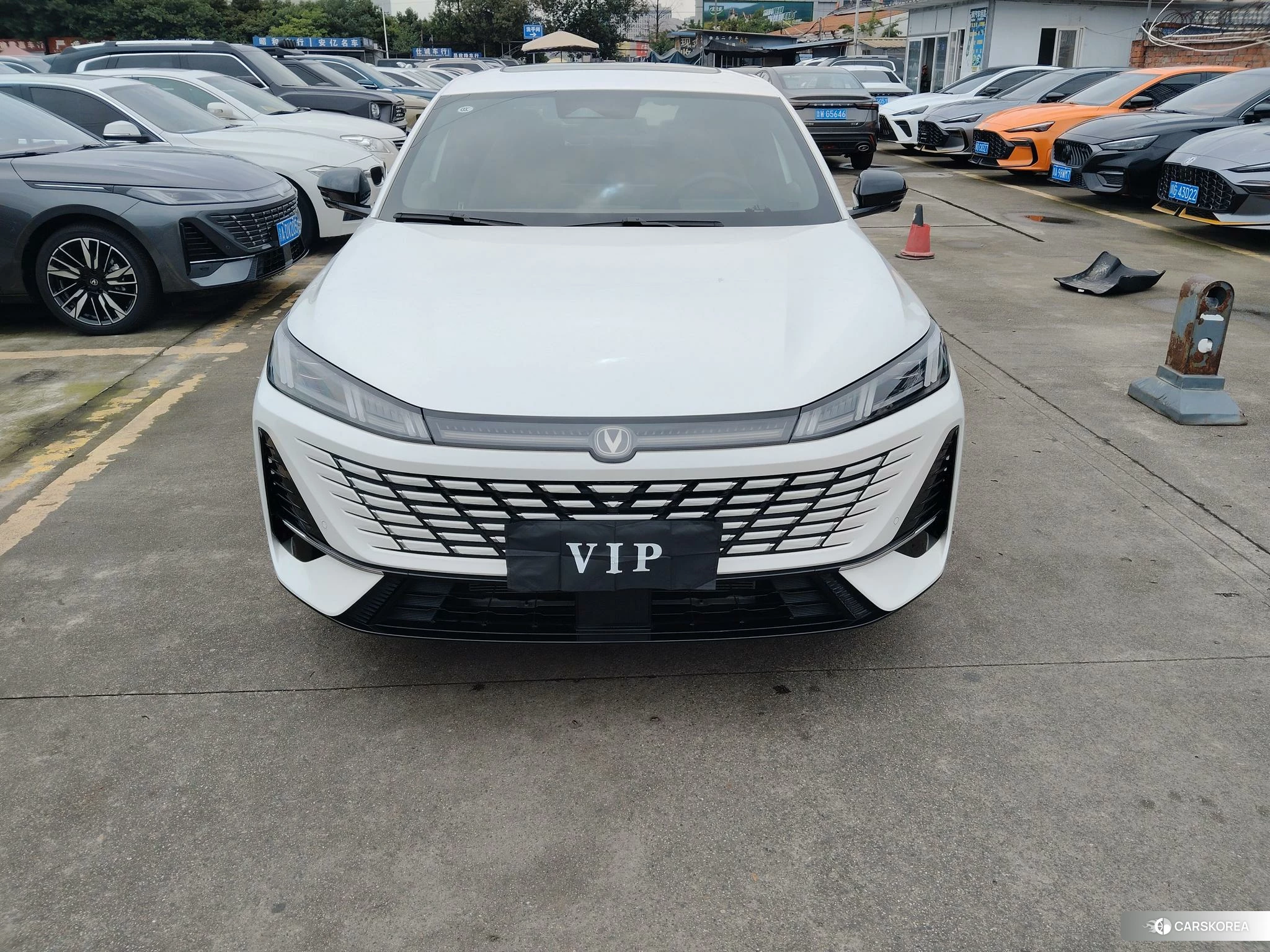 Chang'an Yidong 2025 Белый из Китая
