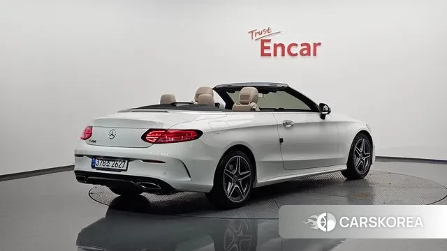 Mercedes-Benz C-Class W205 2020 Белый из Кореи