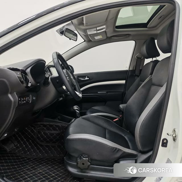 Kia Yi Ran 2021 Белый из Китая