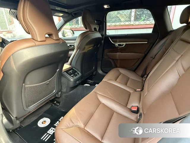 Volvo V90 2021 Коричневый из Китая