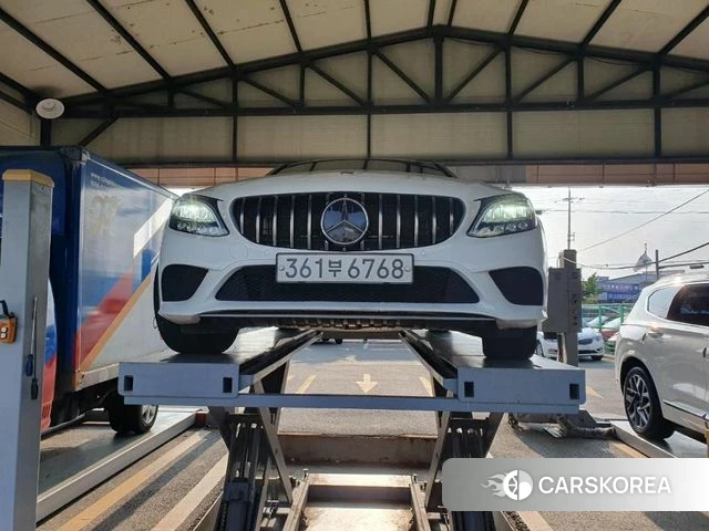 Mercedes-Benz C-Class W205 2019 Белый из Кореи