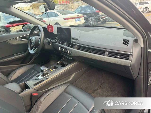 Audi A4L 2023 Темно-серый из Китая